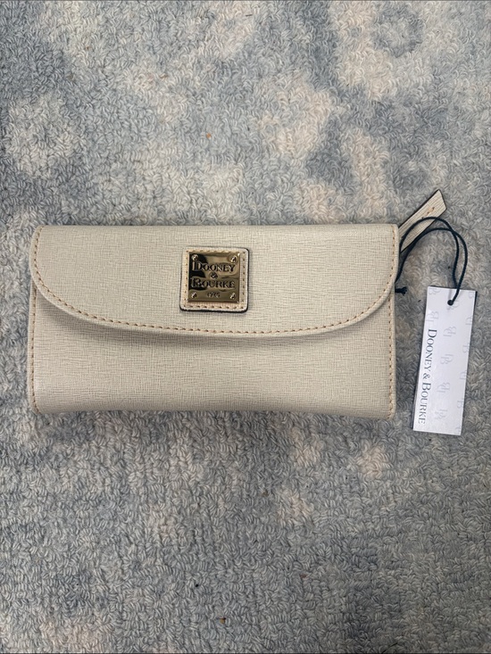 Dooney & Bourke Handbags - Dooney & Bourke Cream Textured Continental Wallet with Gold Plaque